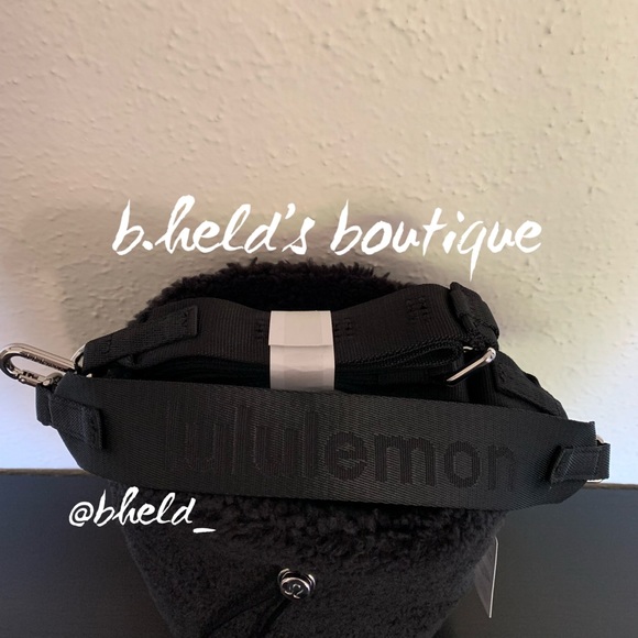 lululemon Crossbody Bucket Bag *Fleece 2.5L in Black One Size Brand New NWT - Picture 10 of 15
